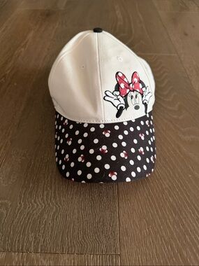 Girls Disney Minnie Mouse hat. Size:54-58 cm. Gently Used.